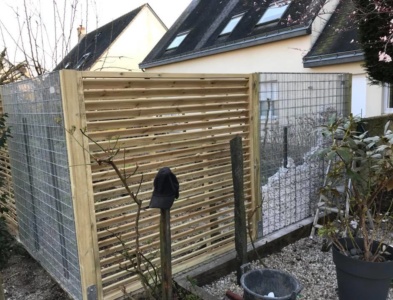 Clôture en gabion et persienne bois