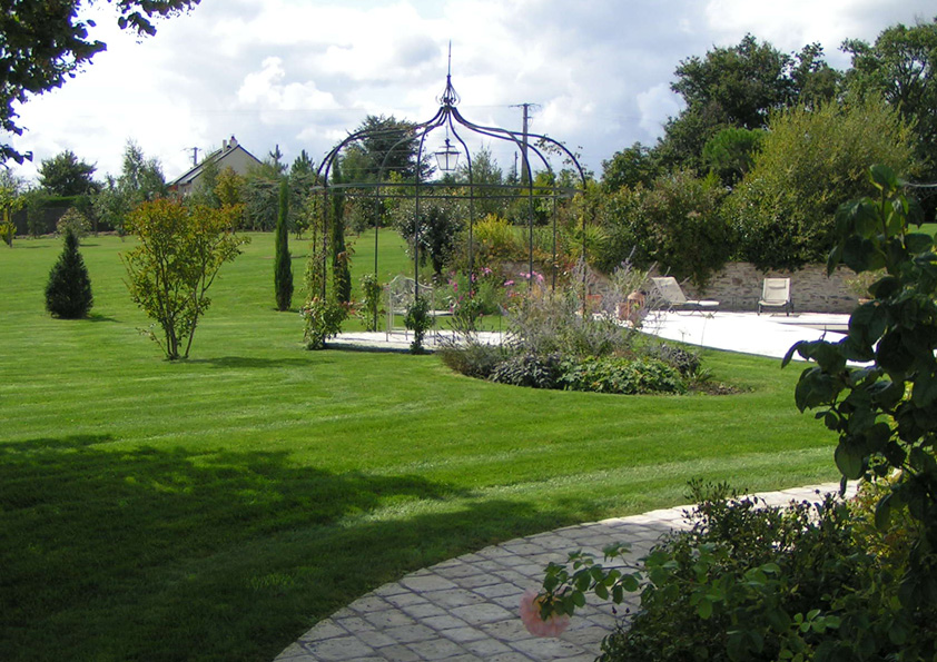 Gloriette en fer forgé