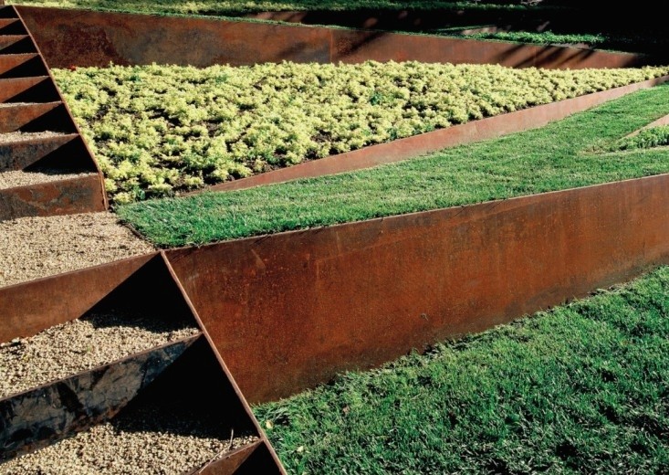 Retenue de terre en corten